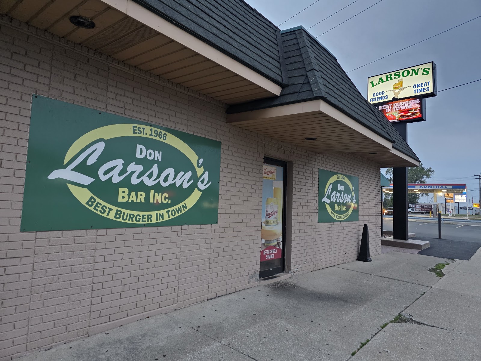 Don Larson's Bar in