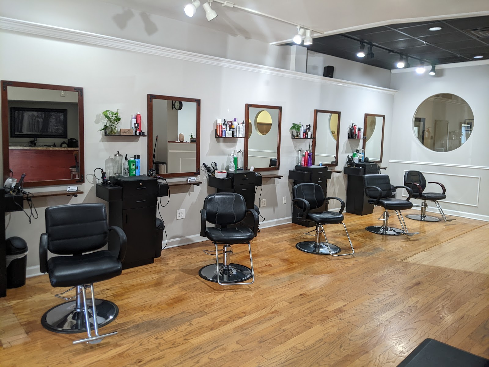 Haircutters/WiseGuy in Monroe