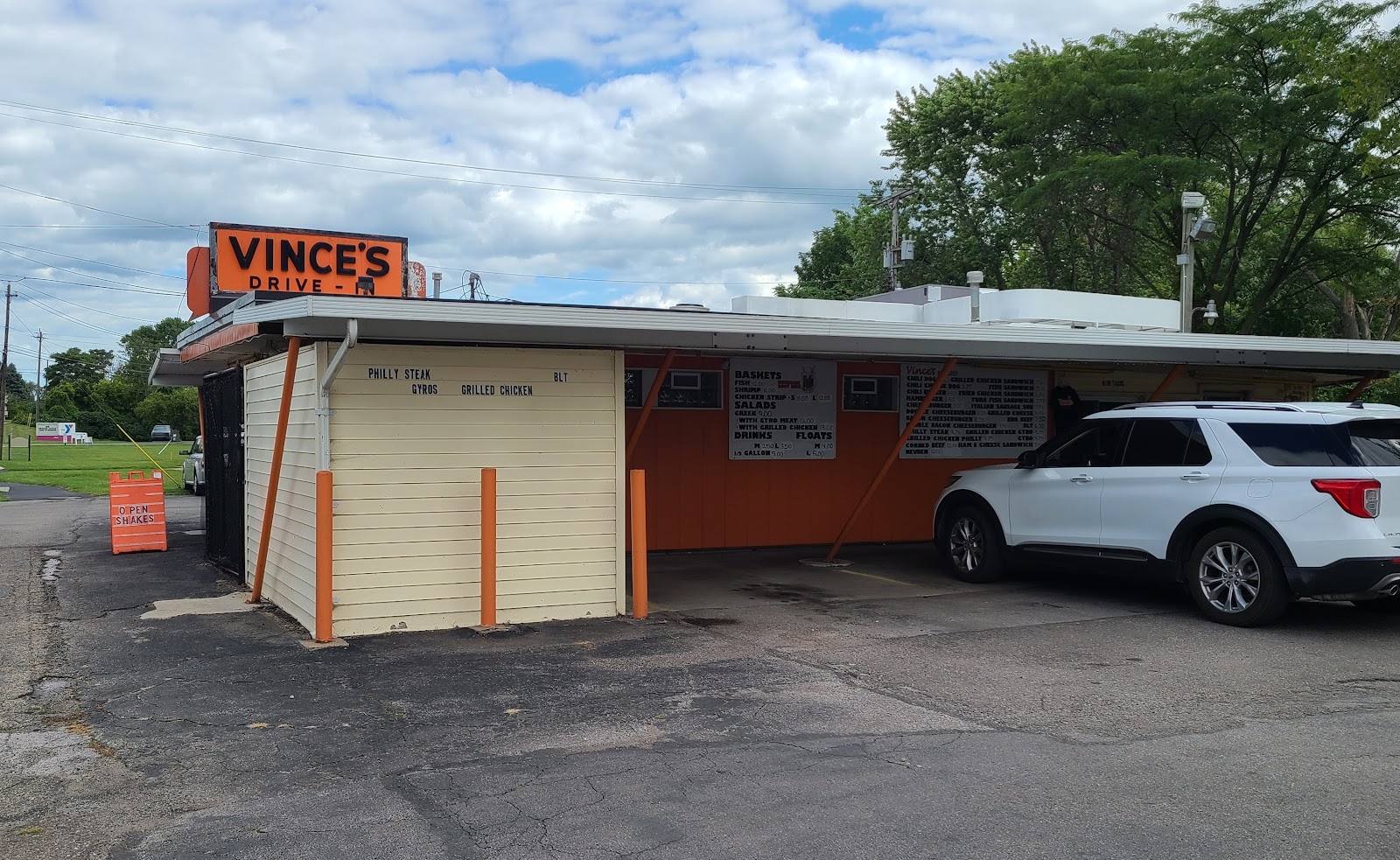 Vince's West Elm Drive-In Inc. in Monroe